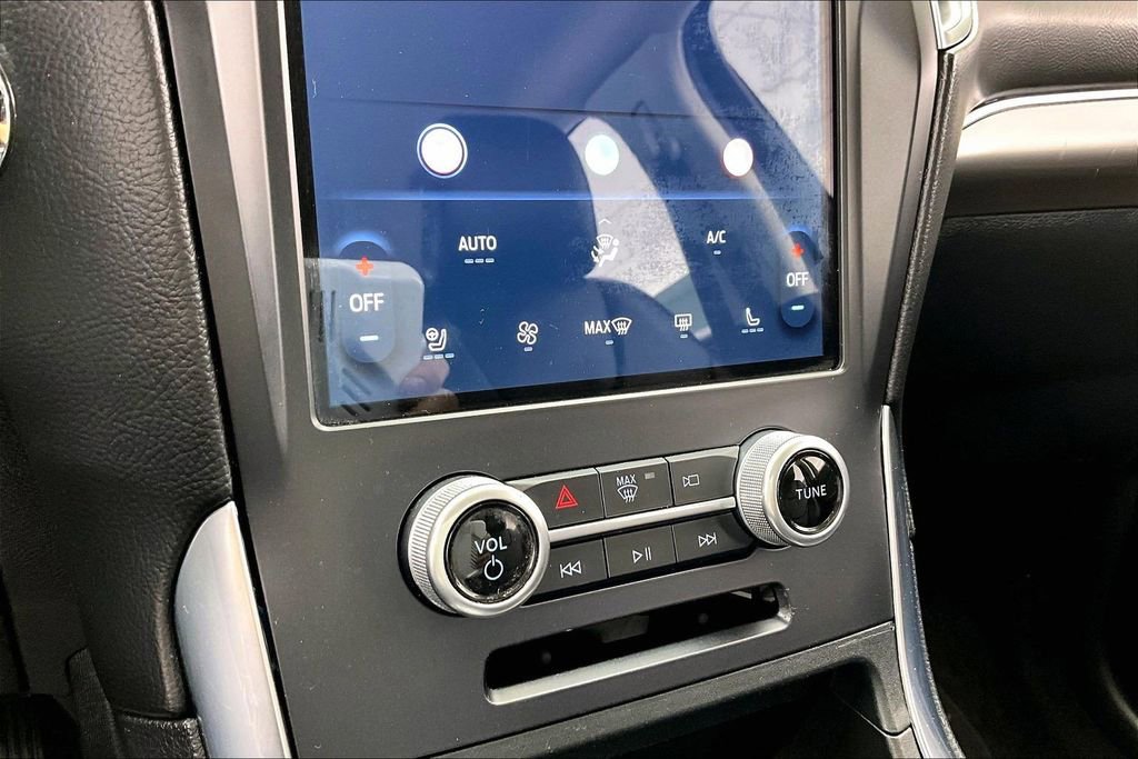 Certified 2022 Ford Edge Titanium AWD/4WD image 31