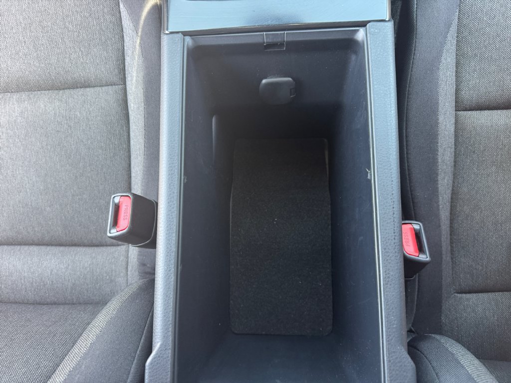 Used 2025 Toyota Camry LE FWD image 28