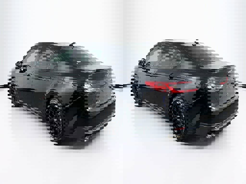 Used 2025 Toyota Camry SE w/ Multimedia Upgrade Package FWD image 3