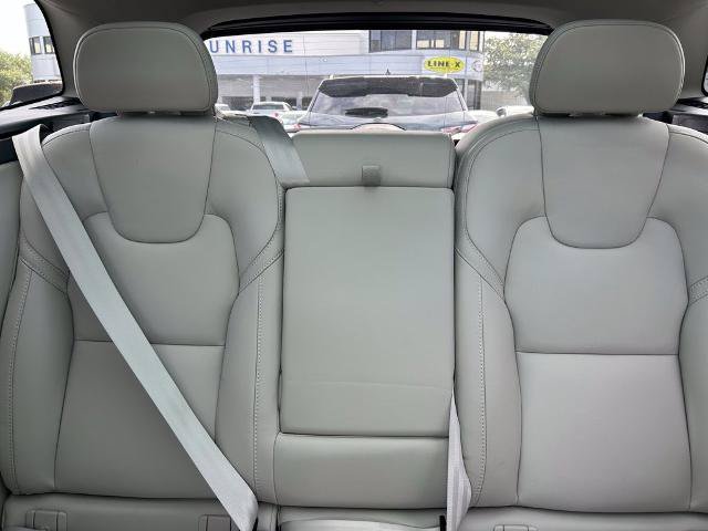 Used 2023 Volvo XC60 B5 Ultimate w/ Climate Package AWD/4WD image 13