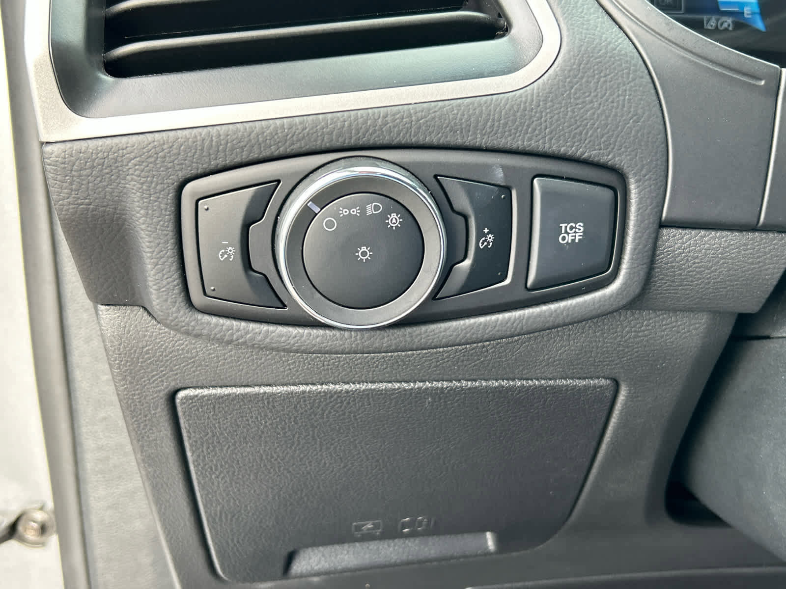 Certified 2024 Ford Edge SEL image 30