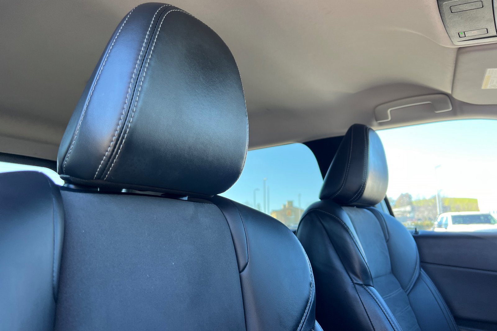 Used 2024 Mitsubishi Outlander FWD image 19