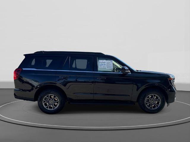 Certified 2025 Ford Expedition Active AWD/4WD image 5