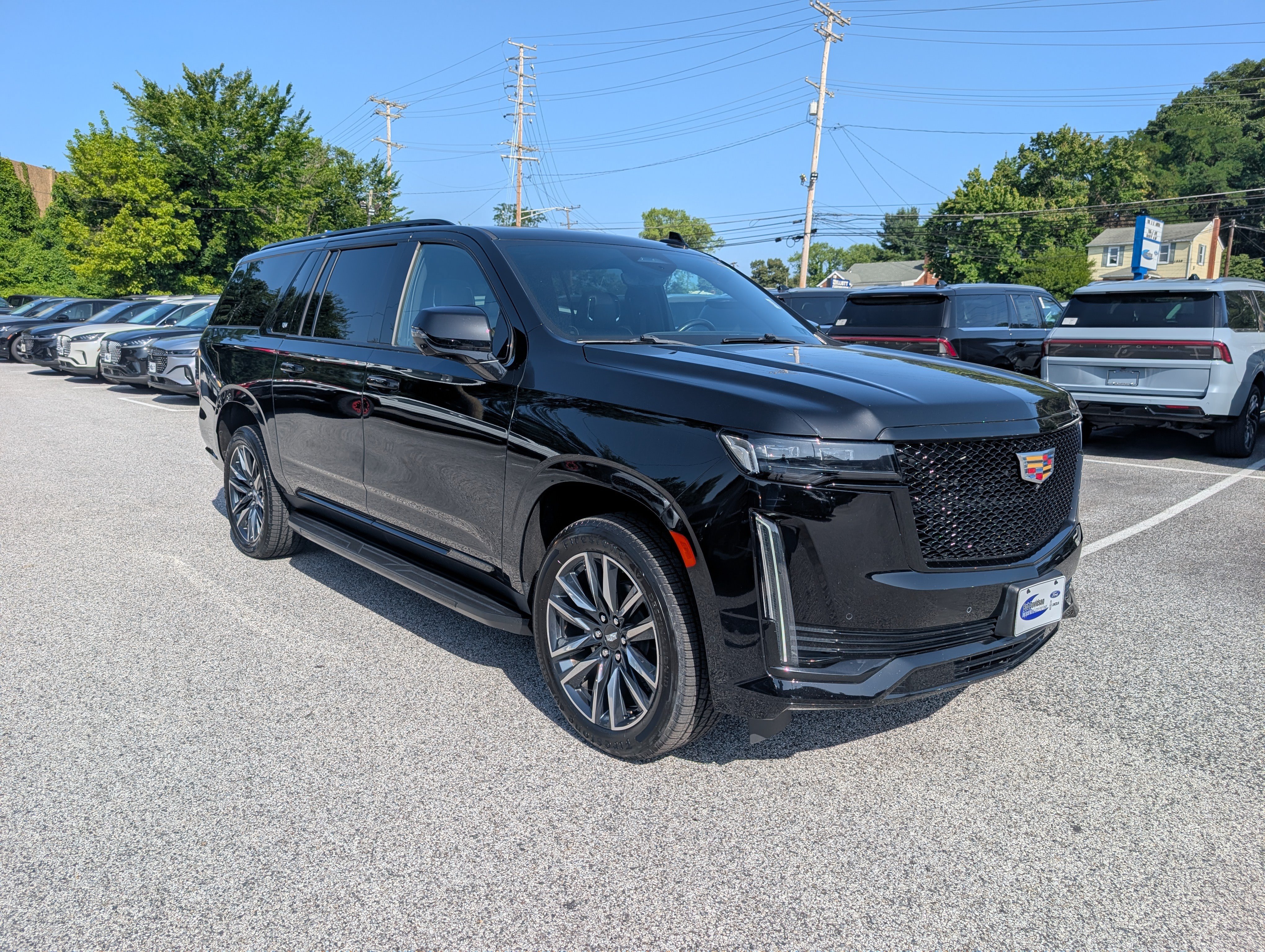 Used 2022 Cadillac Escalade ESV Sport AWD/4WD image 9