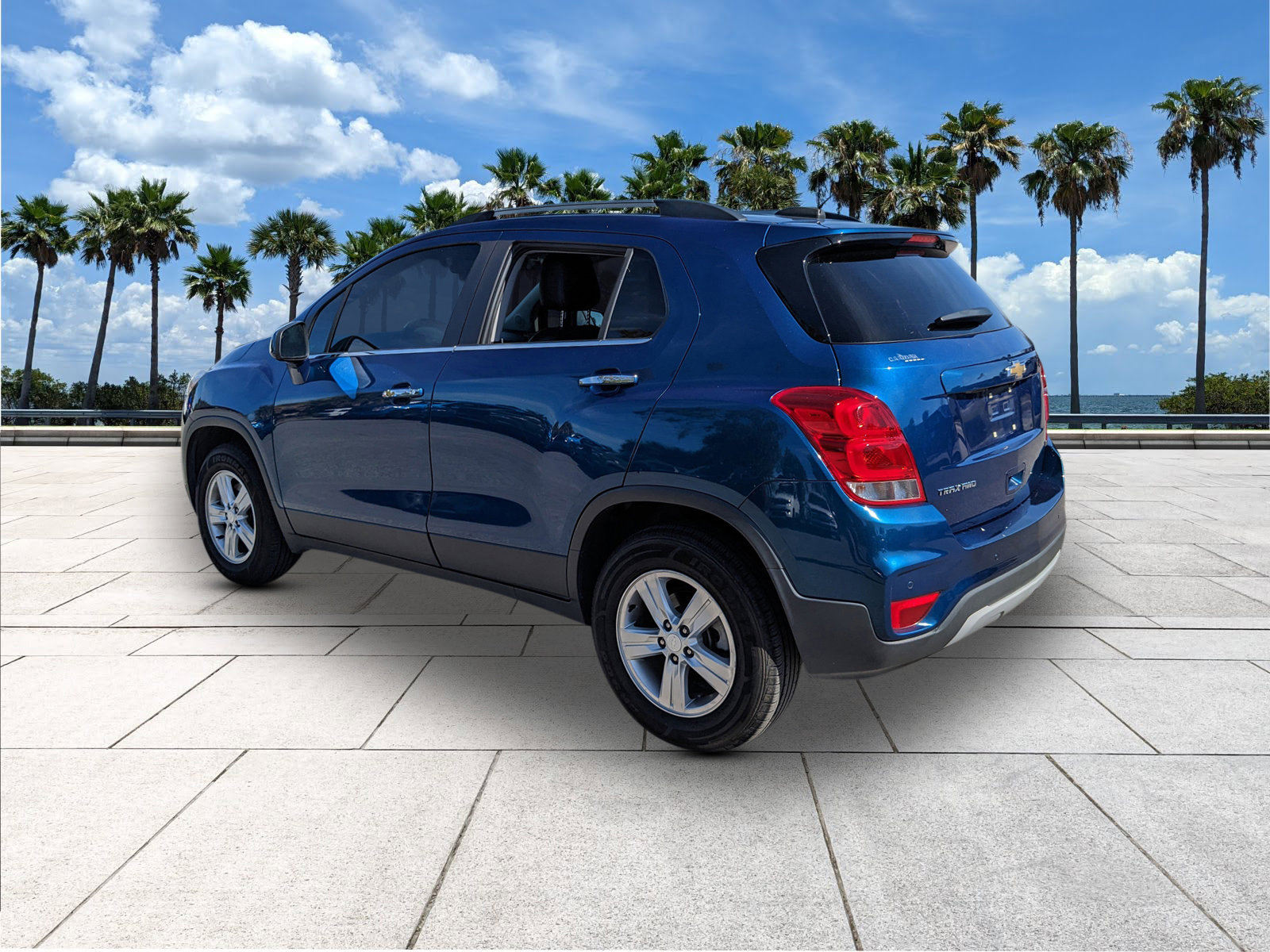 Used 2020 Chevrolet Trax LT w/ Driver Confidence Package image 6