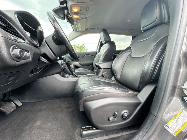 Used 2021 Jeep Cherokee Latitude Lux AWD/4WD image 16