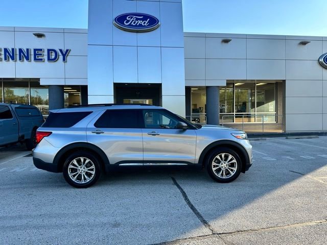 Certified 2021 Ford Explorer XLT w/ Equipment Group 202A AWD/4WD image 25