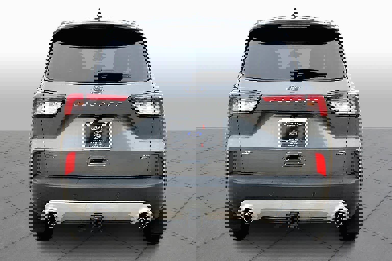 Certified 2022 Ford Escape SEL w/ Class II Trailer Tow Package image 2