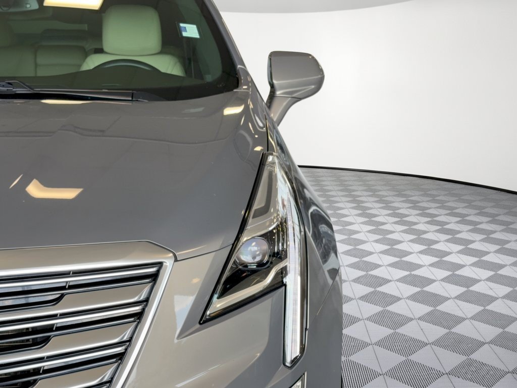 Used 2018 Cadillac XT5 Premium Luxury FWD image 12