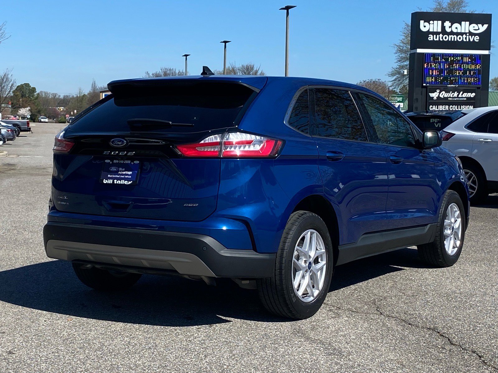 Certified 2022 Ford Edge SEL w/ Convenience Package AWD/4WD image 4