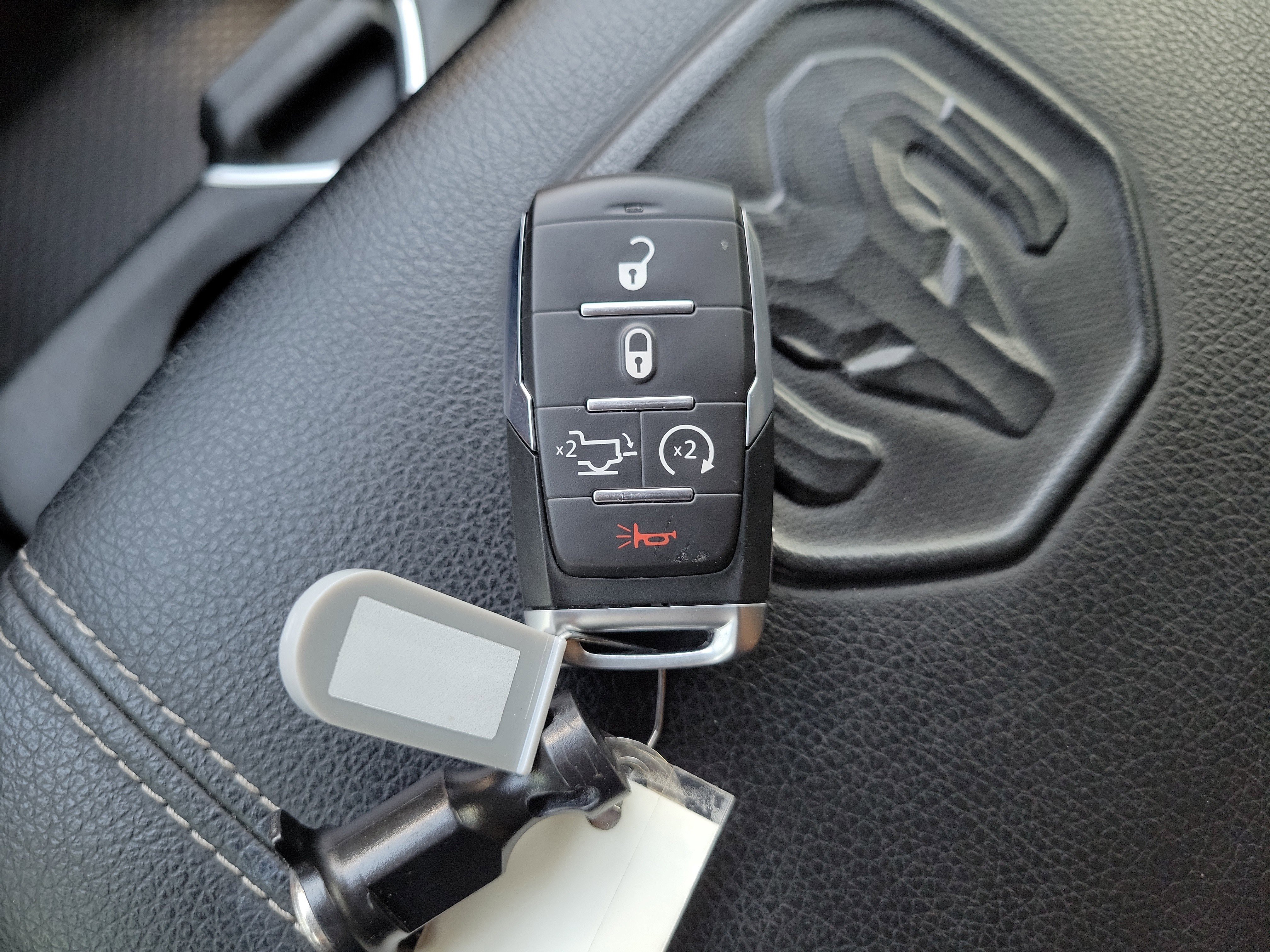 Used 2022 RAM 1500 Laramie AWD/4WD image 29