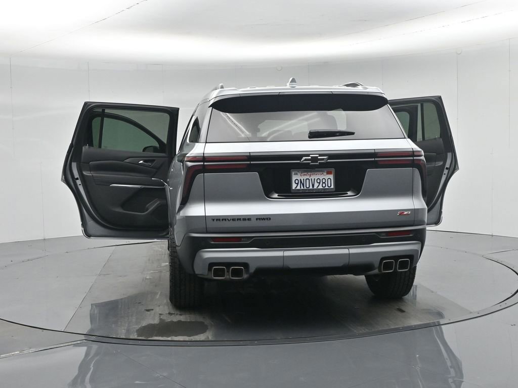 Used 2024 Chevrolet Traverse Z71 w/ LPO, Floor Liner Package image 55