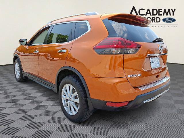 Used 2018 Nissan Rogue SV AWD/4WD image 4