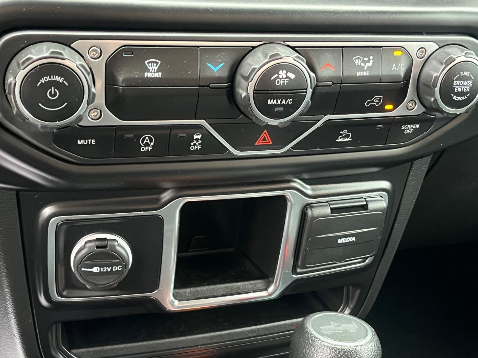 Used 2022 Jeep Wrangler Sport AWD/4WD image 14