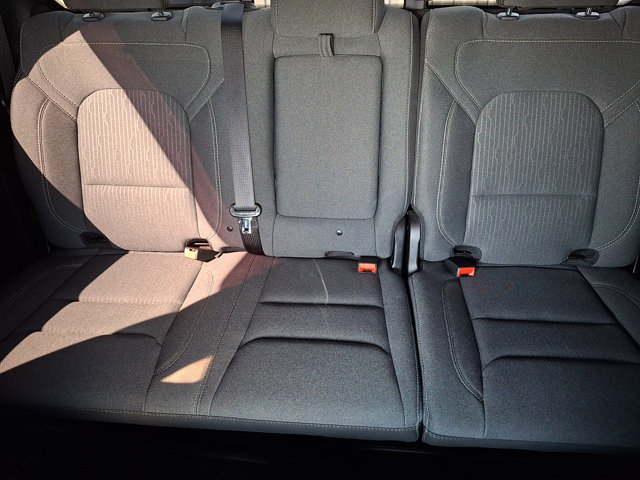 Used 2021 RAM 1500 4x4 Crew Cab image 19