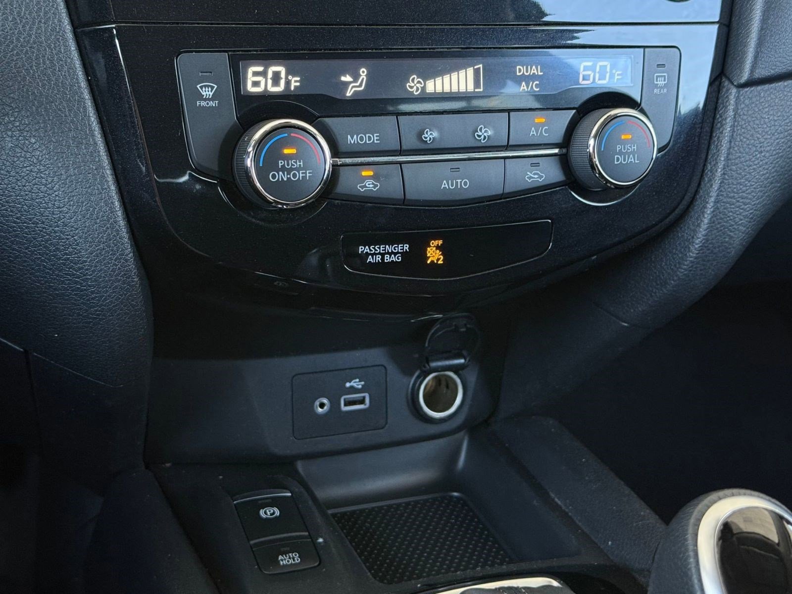 Used 2019 Nissan Rogue SV w/ Premium Package FWD image 20
