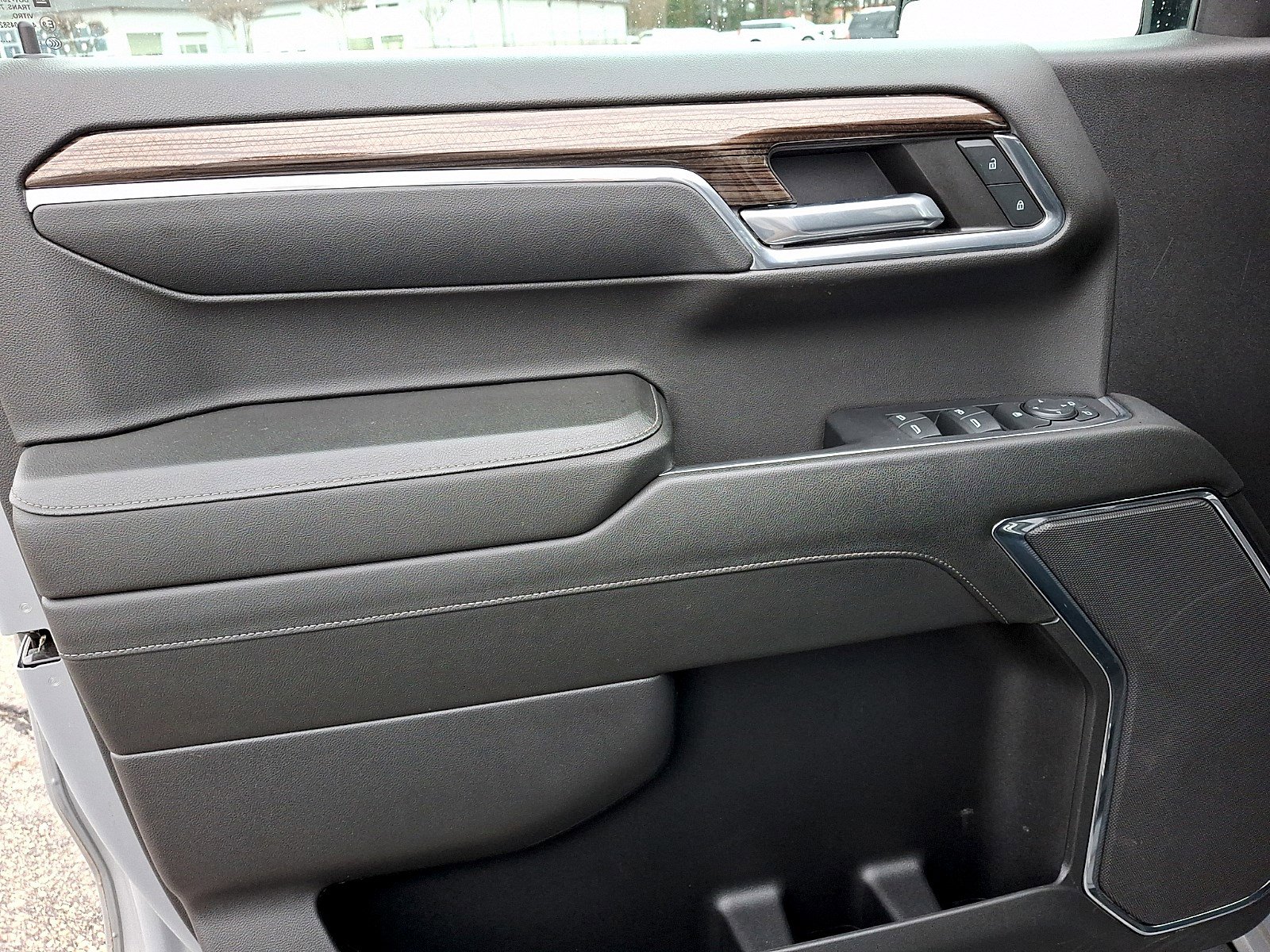 Used 2024 Chevrolet Silverado 1500 LT Trail Boss w/ Dark Appearance Package image 12