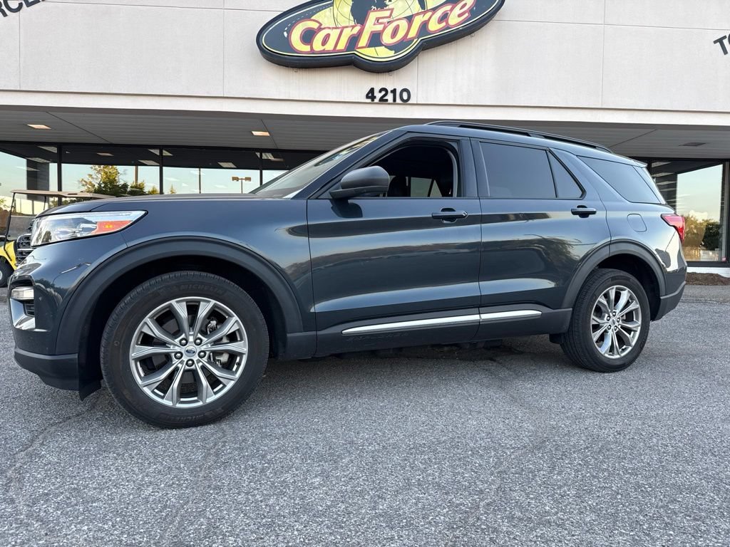 Certified 2024 Ford Explorer XLT w/ Equipment Group 202A AWD/4WD image 4