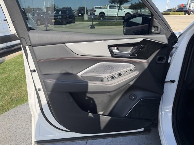 Used 2025 Acura MDX A-Spec image 9