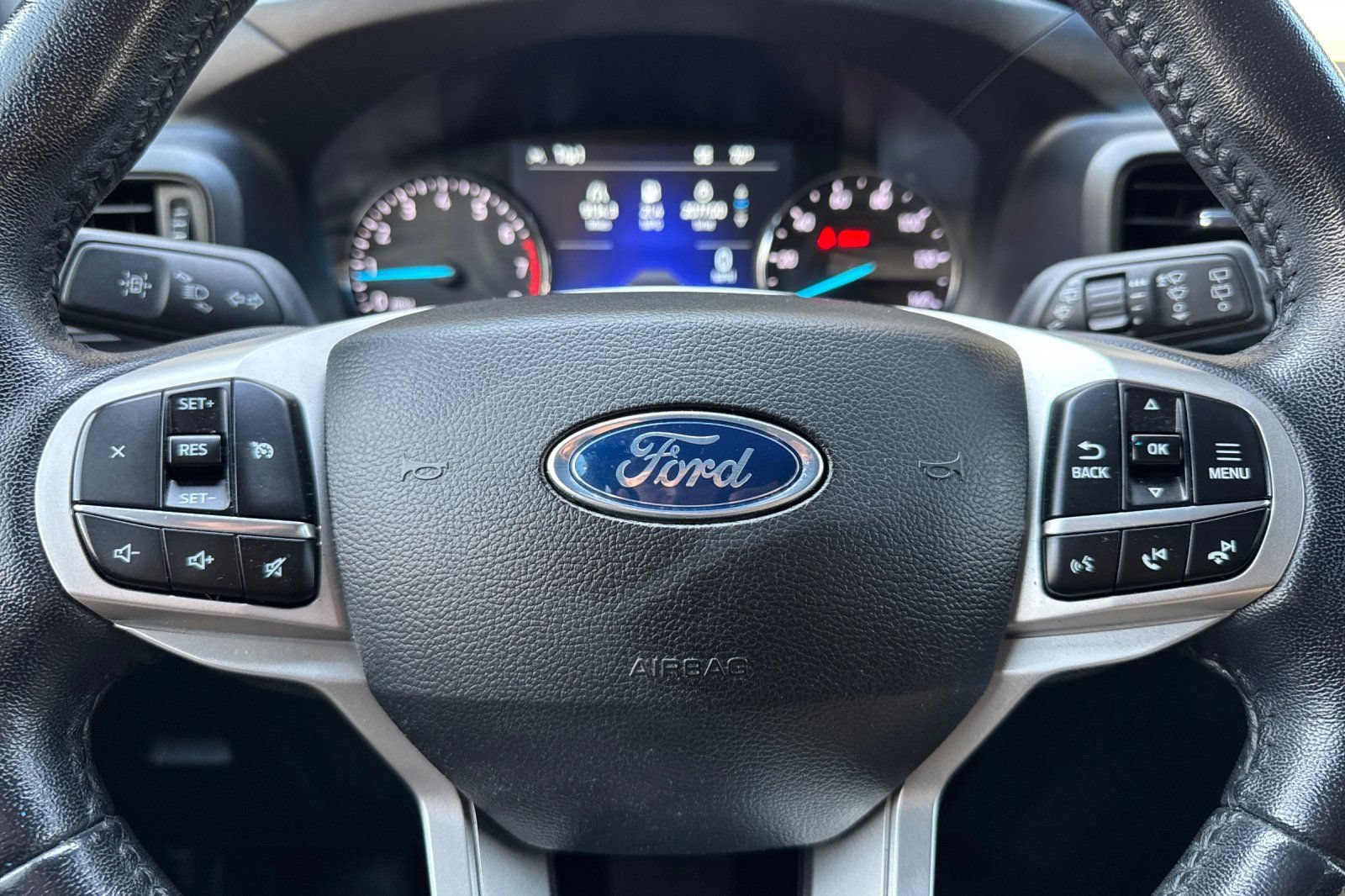 Certified 2021 Ford Explorer XLT RWD image 25