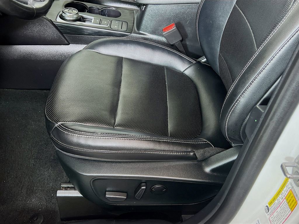 Certified 2022 Ford Escape SEL w/ Technology Package image 25