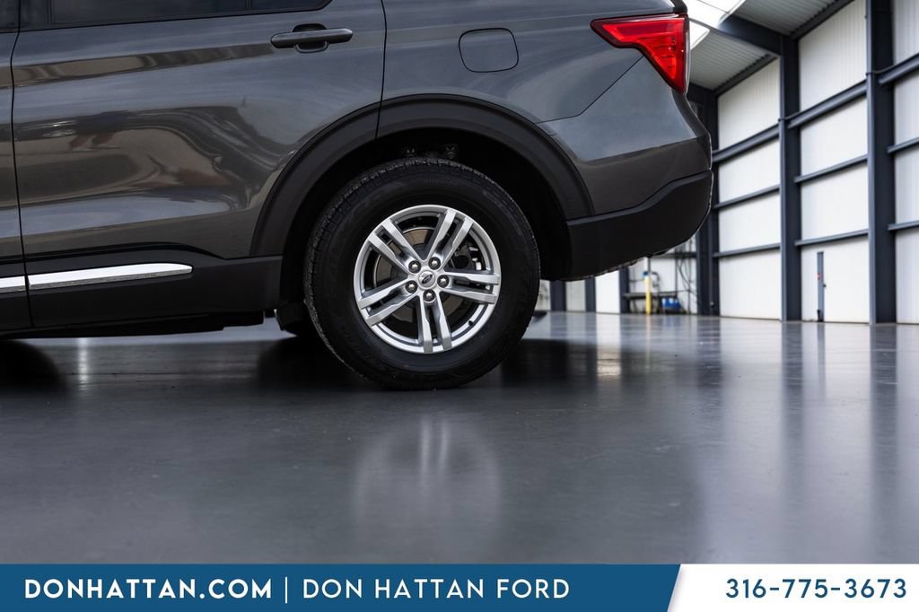 Certified 2020 Ford Explorer XLT w/ Equipment Group 202A AWD/4WD image 31