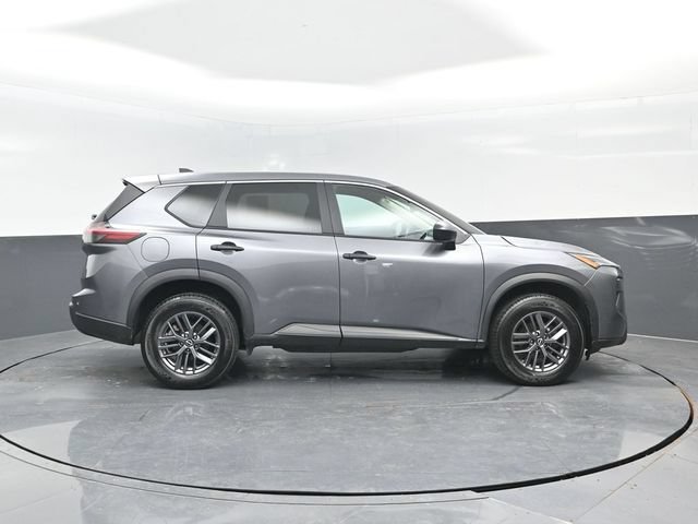 Used 2025 Nissan Rogue S AWD/4WD image 3
