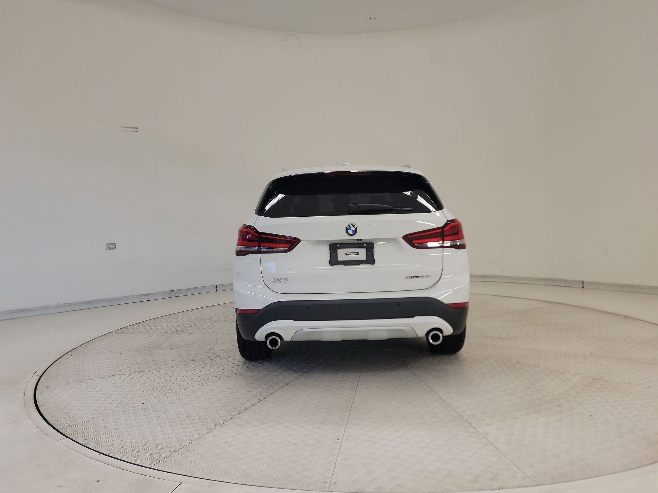 Used 2021 BMW X1 xDrive28i w/ Premium Package image 4