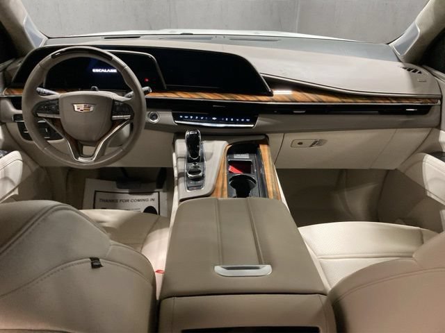 Used 2024 Cadillac Escalade Premium Luxury Platinum AWD/4WD image 2