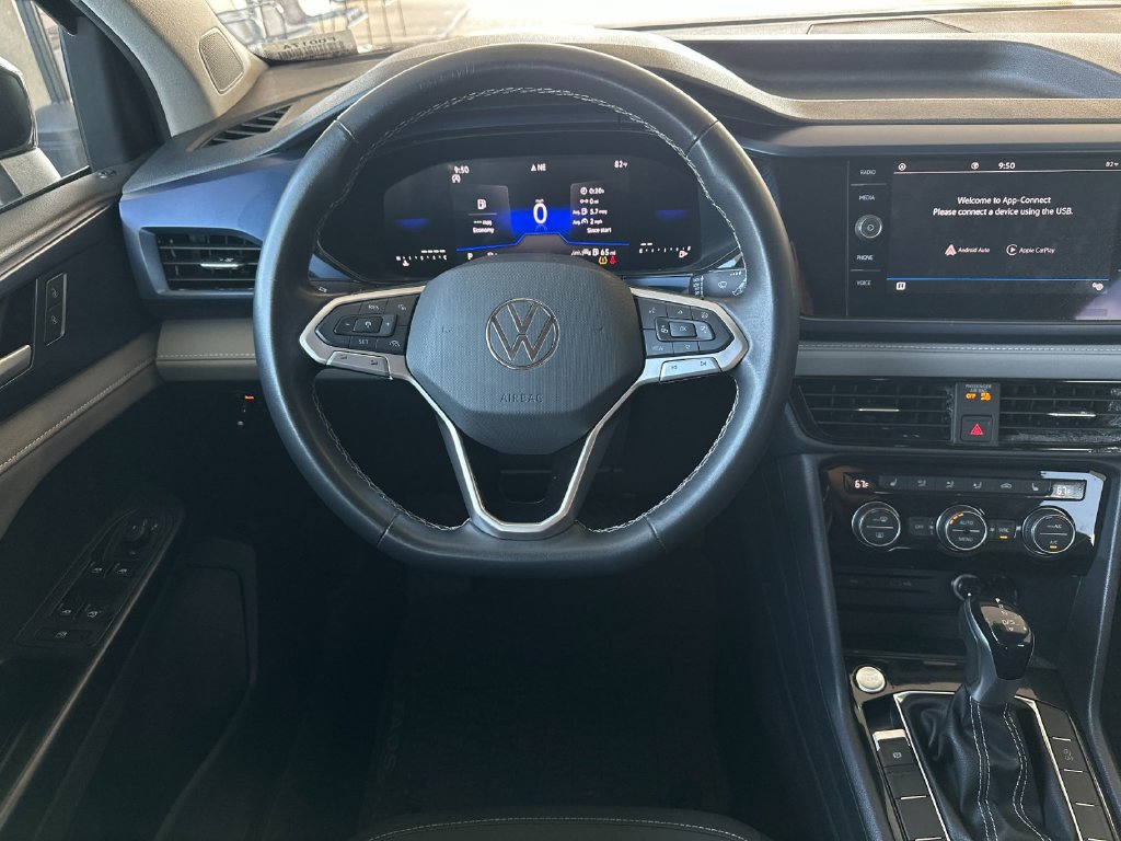 Used 2024 Volkswagen Taos SE FWD image 13