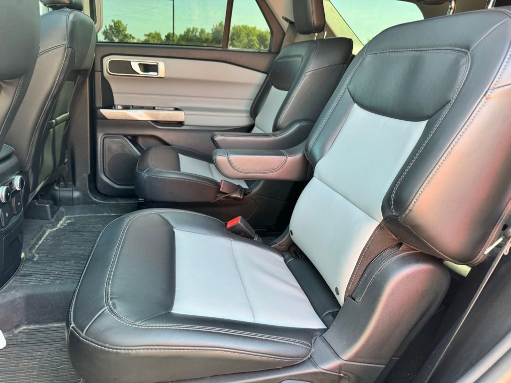 Certified 2023 Ford Explorer XLT w/ Equipment Group 202A AWD/4WD image 13