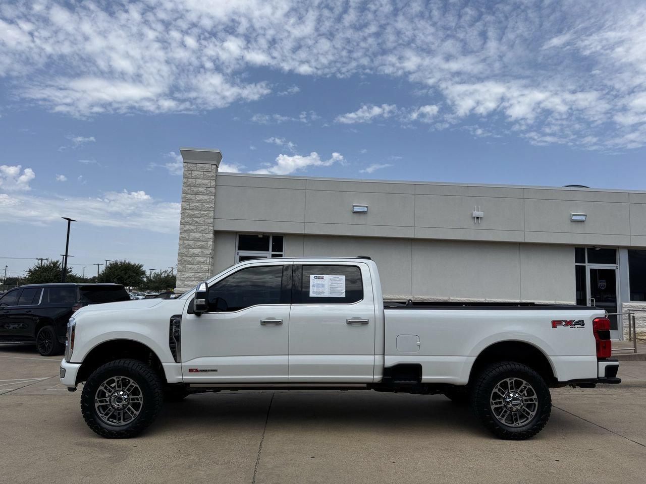 Certified 2025 Ford F350 Platinum w/ Platinum Plus Package AWD/4WD image 3