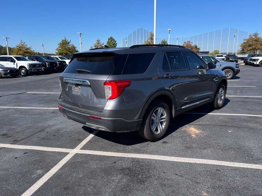 Certified 2022 Ford Explorer XLT w/ Equipment Group 202A AWD/4WD image 5