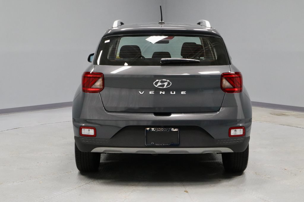 Used 2025 Hyundai Venue SEL FWD image 9