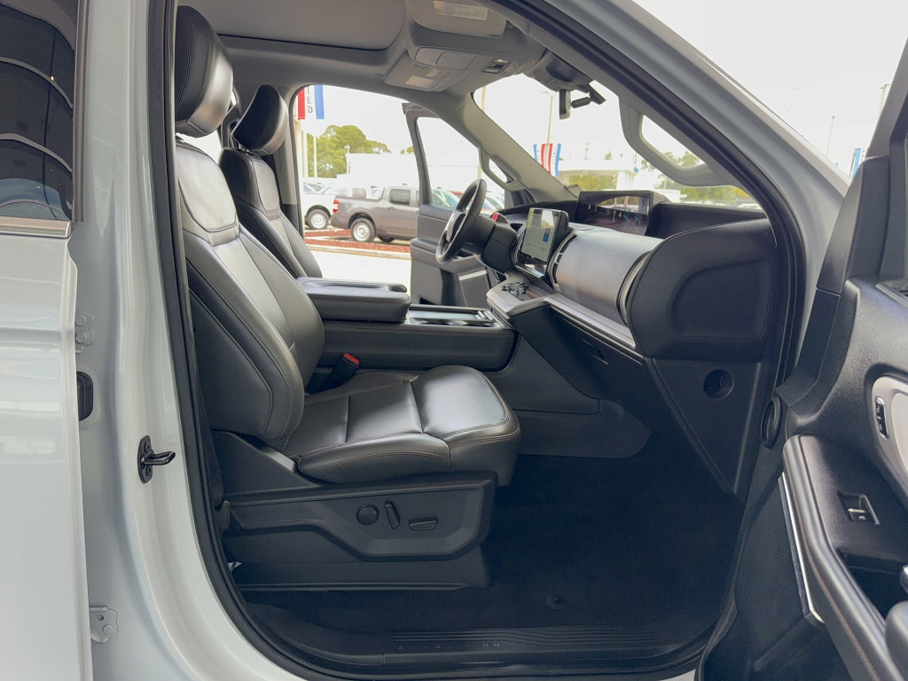 Certified 2025 Ford Expedition Max Active RWD image 16