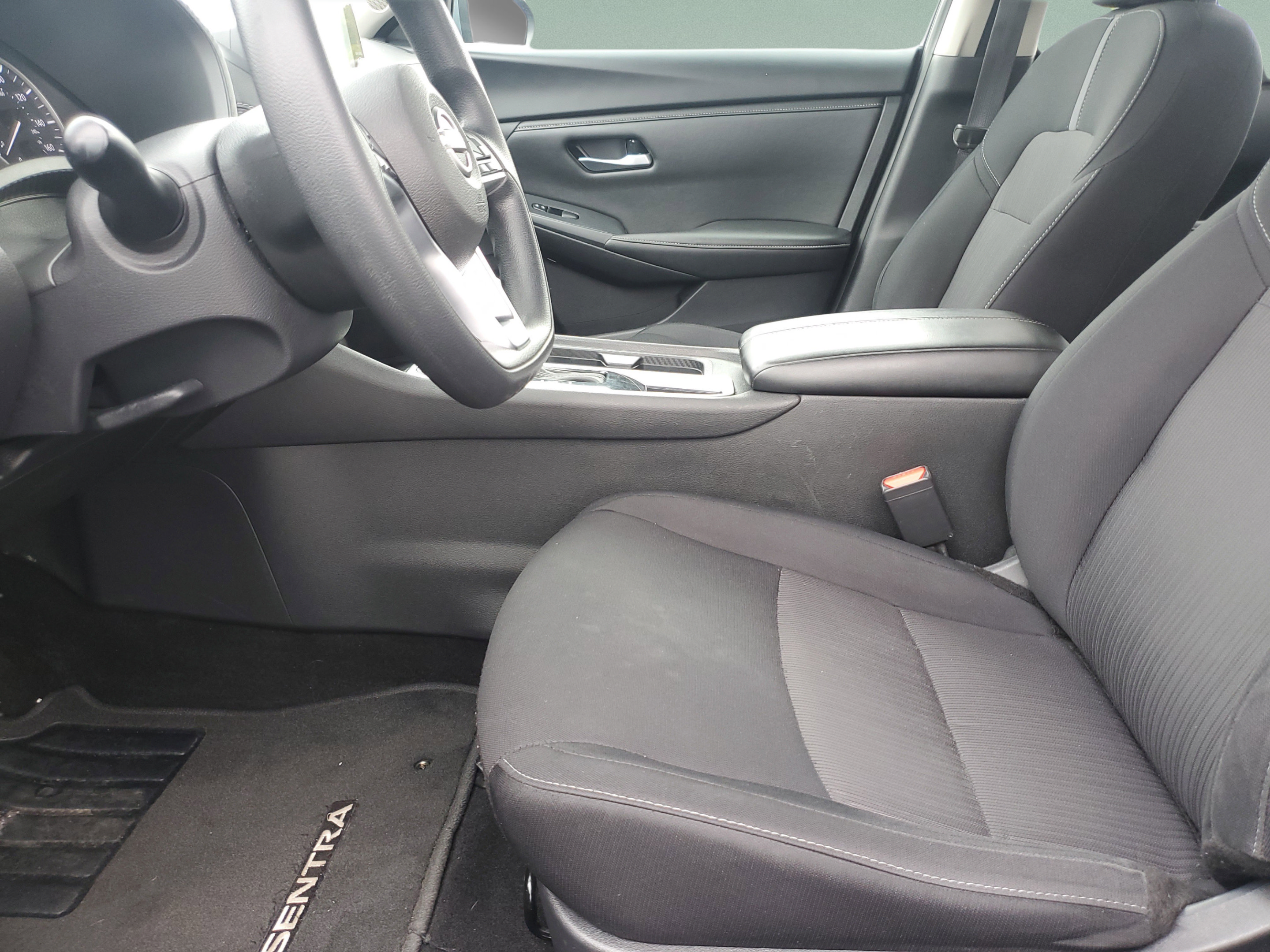 Used 2024 Nissan Sentra SV FWD image 14