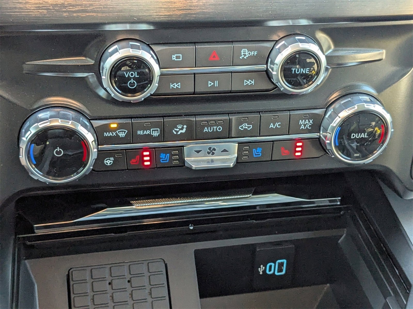 Certified 2026 Ford F250 Lariat image 24