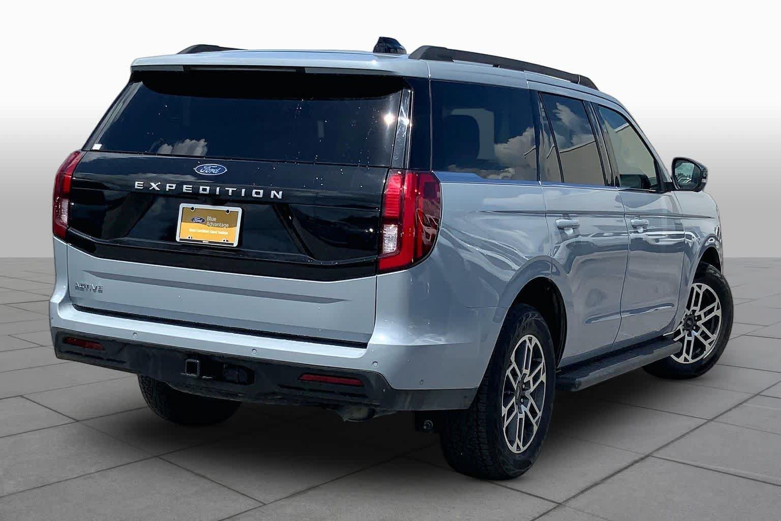 Certified 2025 Ford Expedition Active AWD/4WD image 12