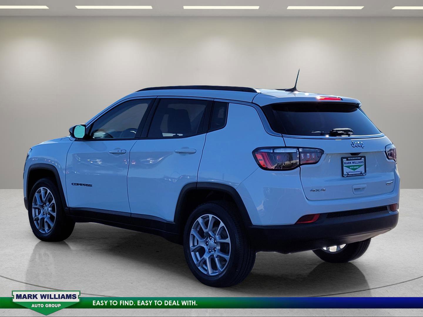 Used 2022 Jeep Compass Latitude image 3