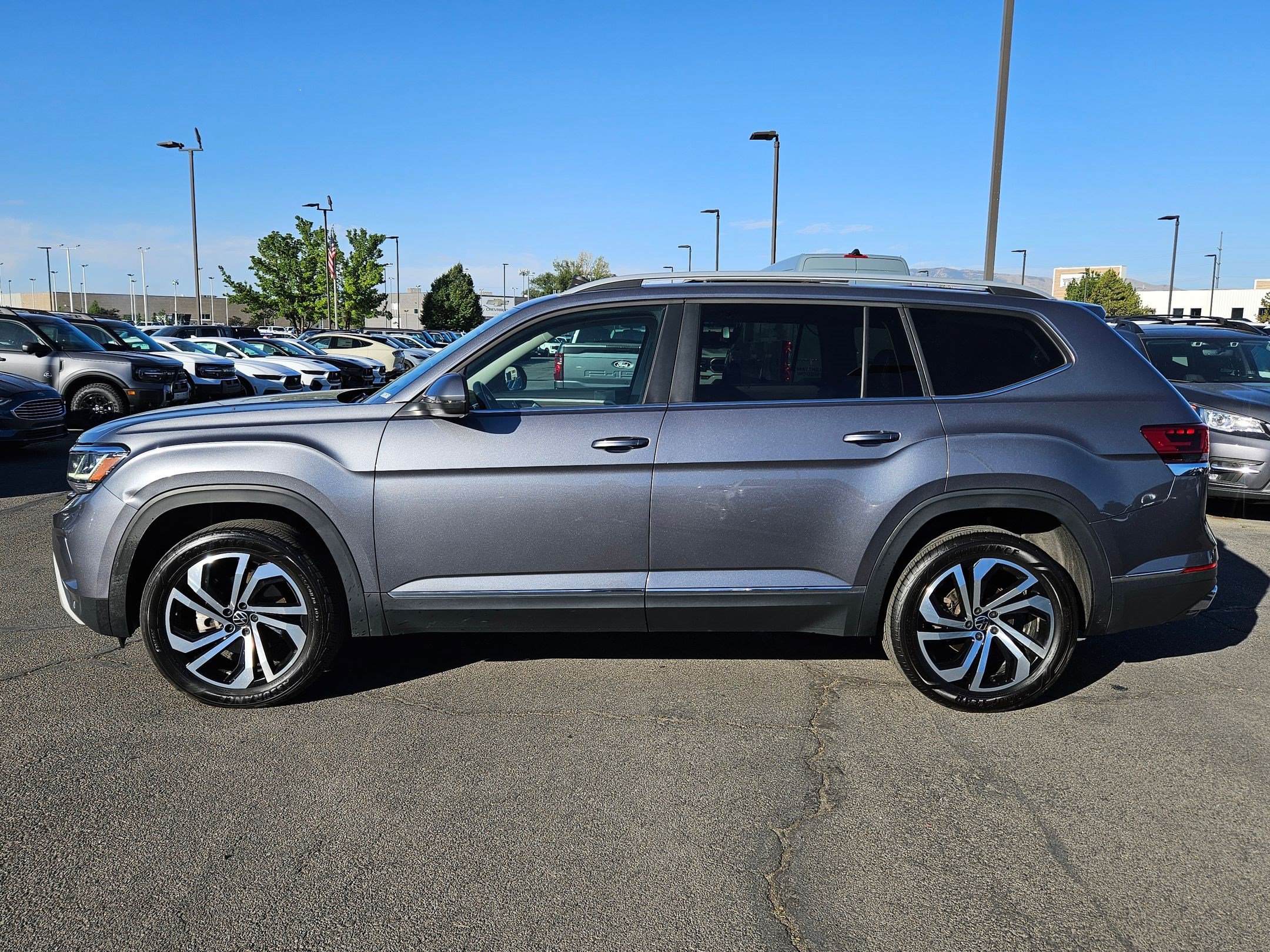Used 2022 Volkswagen Atlas SEL AWD/4WD image 9