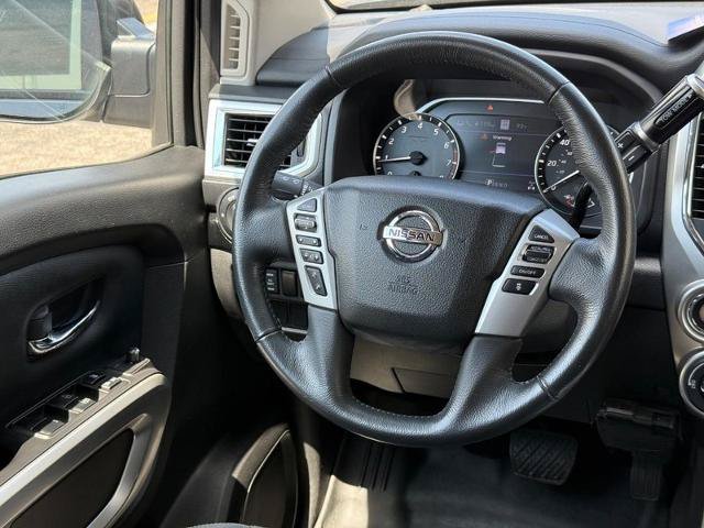Used 2021 Nissan Titan SV w/ SV Convenience Package AWD/4WD image 11