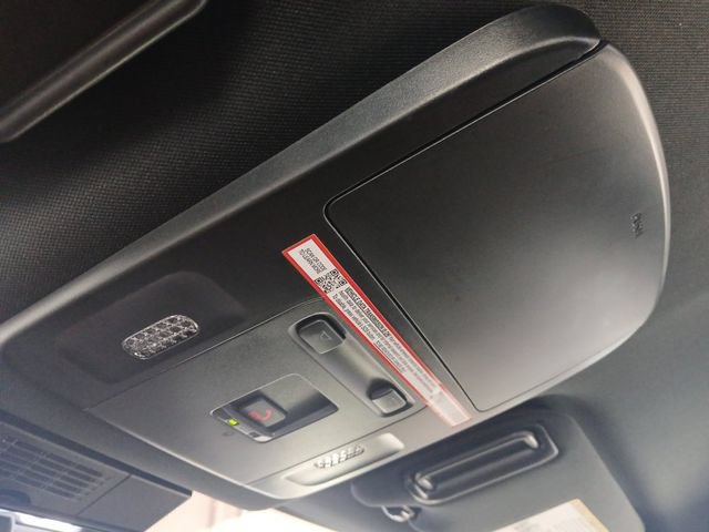 Used 2025 Toyota Camry SE FWD image 11