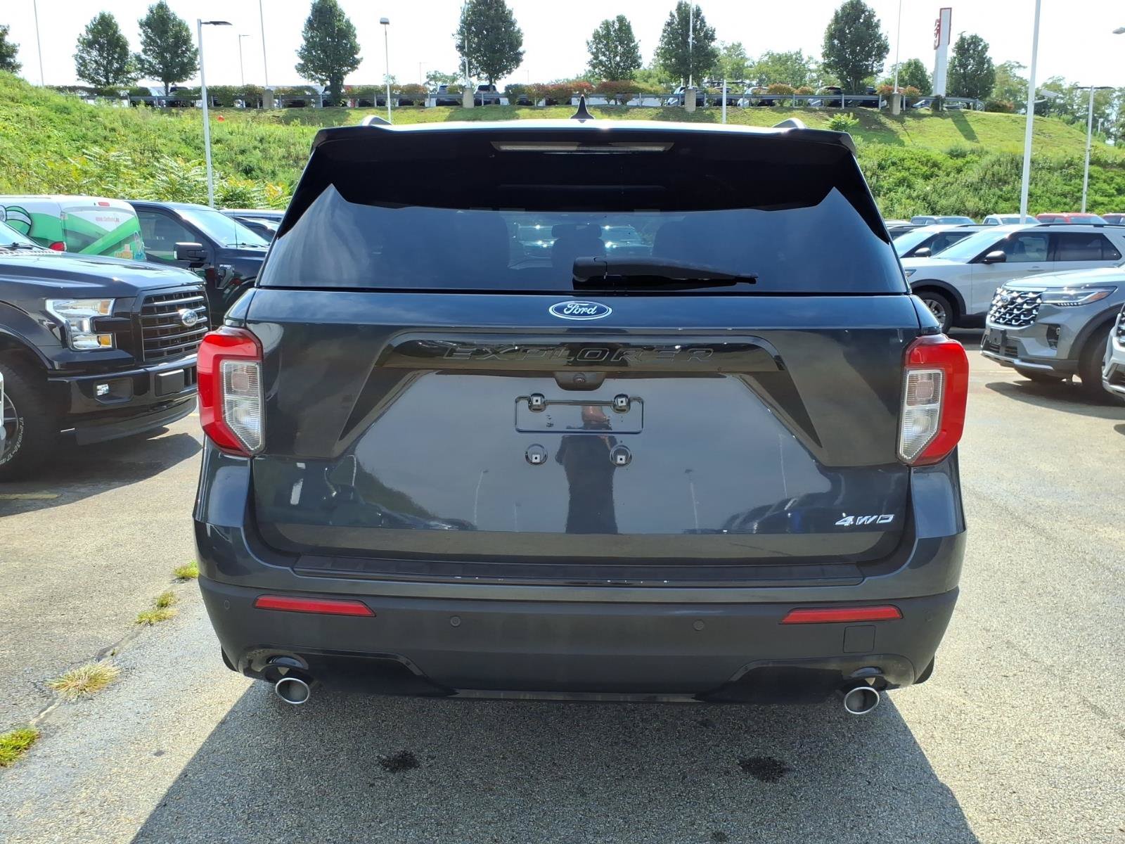 Certified 2023 Ford Explorer ST-Line AWD/4WD image 4