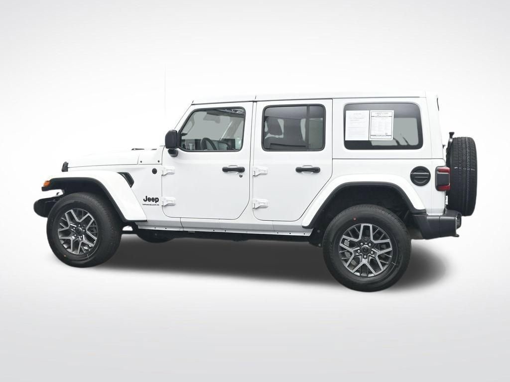 Used 2025 Jeep Wrangler Sahara AWD/4WD image 10