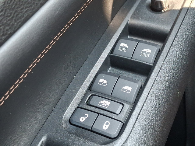 Used 2022 Jeep Compass Limited AWD/4WD image 25
