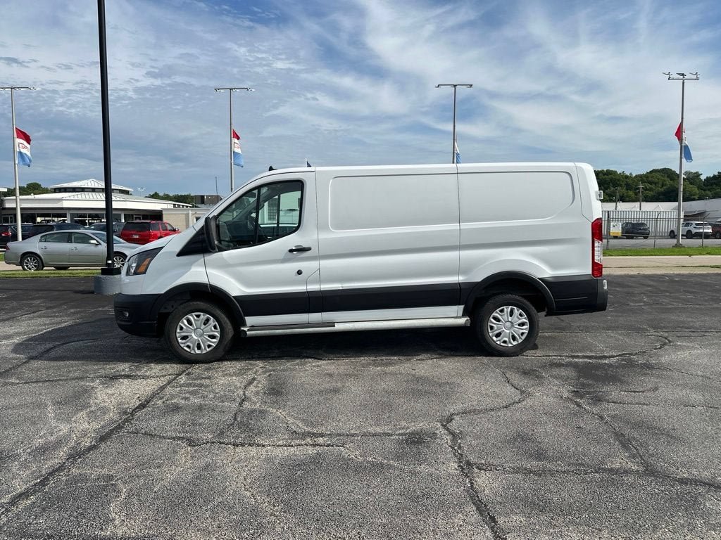 Certified 2025 Ford Transit 250 Low Roof w/ Exterior Upgrade Package RWD image 4