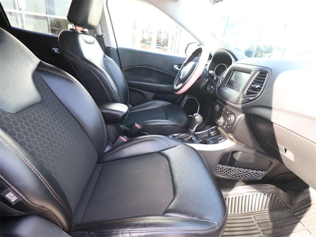 Used 2019 Jeep Compass Latitude image 12