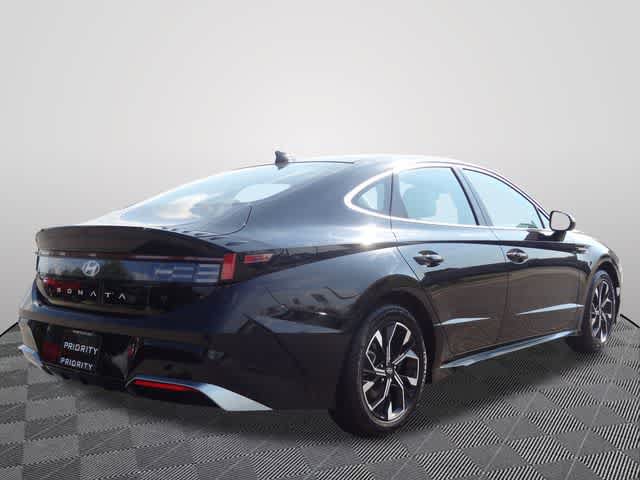 Used 2024 Hyundai Sonata SEL FWD image 3