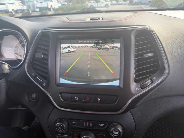 Used 2021 Jeep Cherokee Trailhawk w/ Trailer Tow Group AWD/4WD image 29