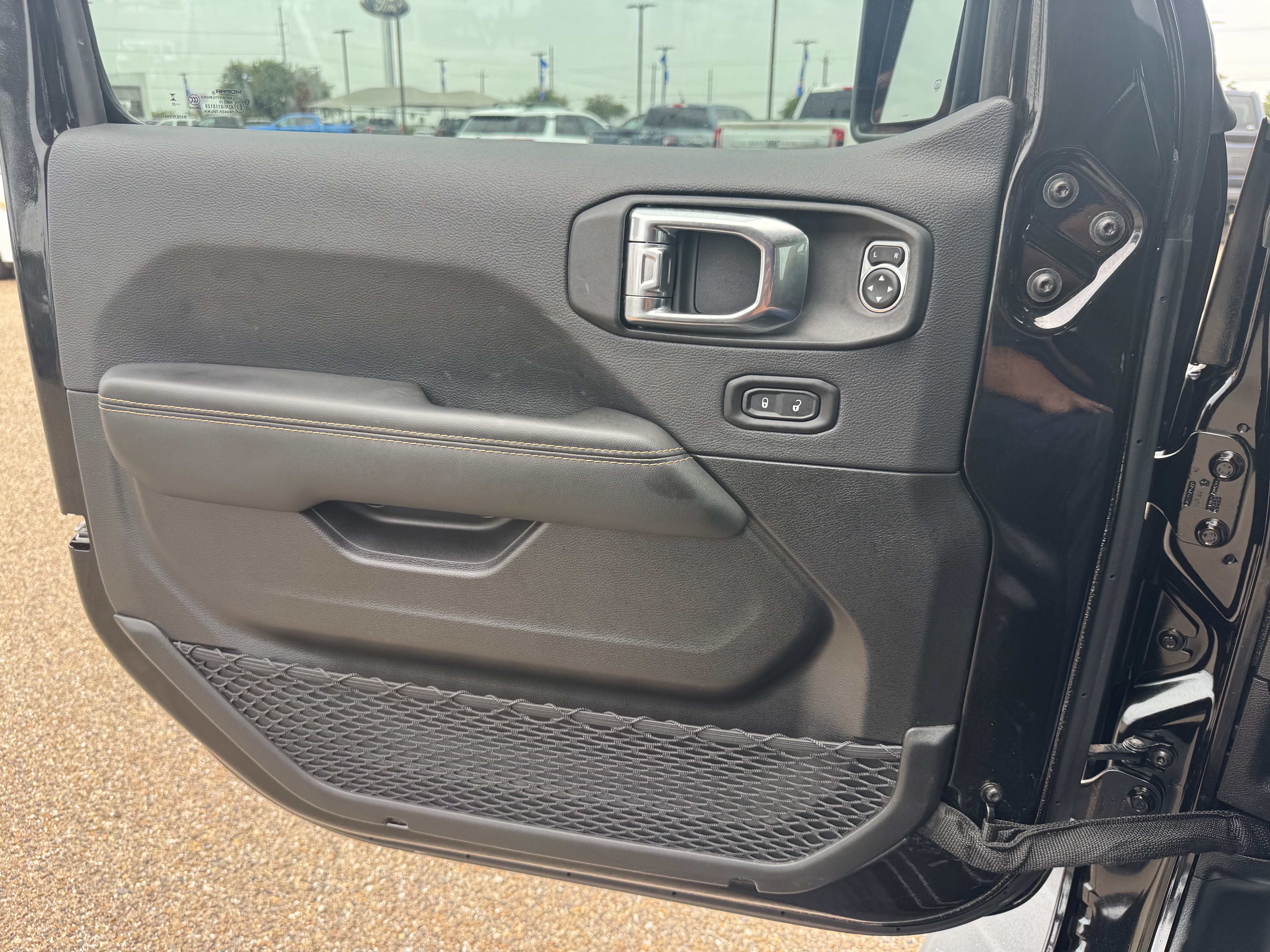 Used 2025 Jeep Gladiator Sport AWD/4WD image 20
